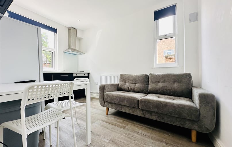 Park Road, Lenton, Nottingham - Image 1